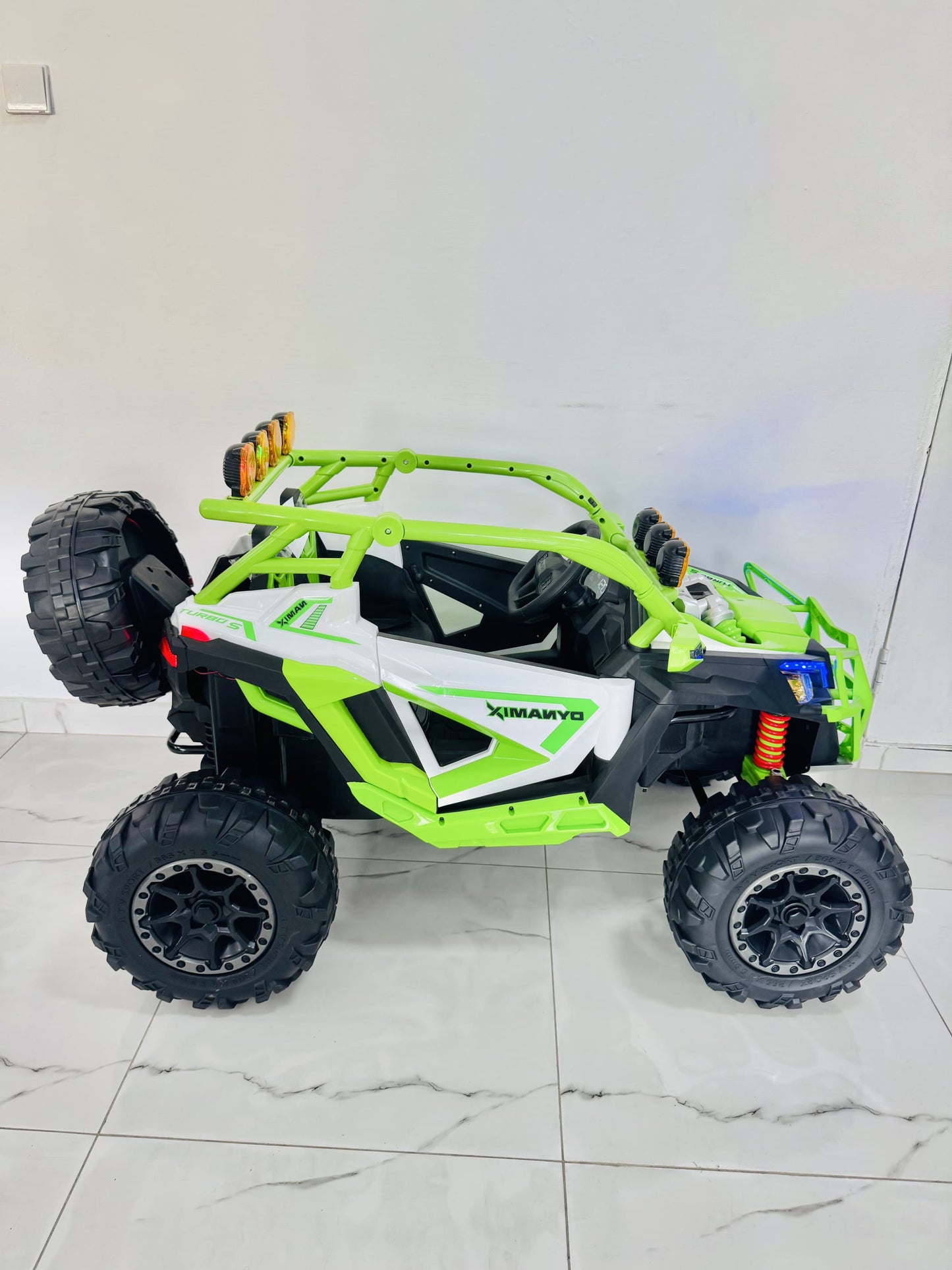 Très grande voiture pour enfants de 1 à 11 ans