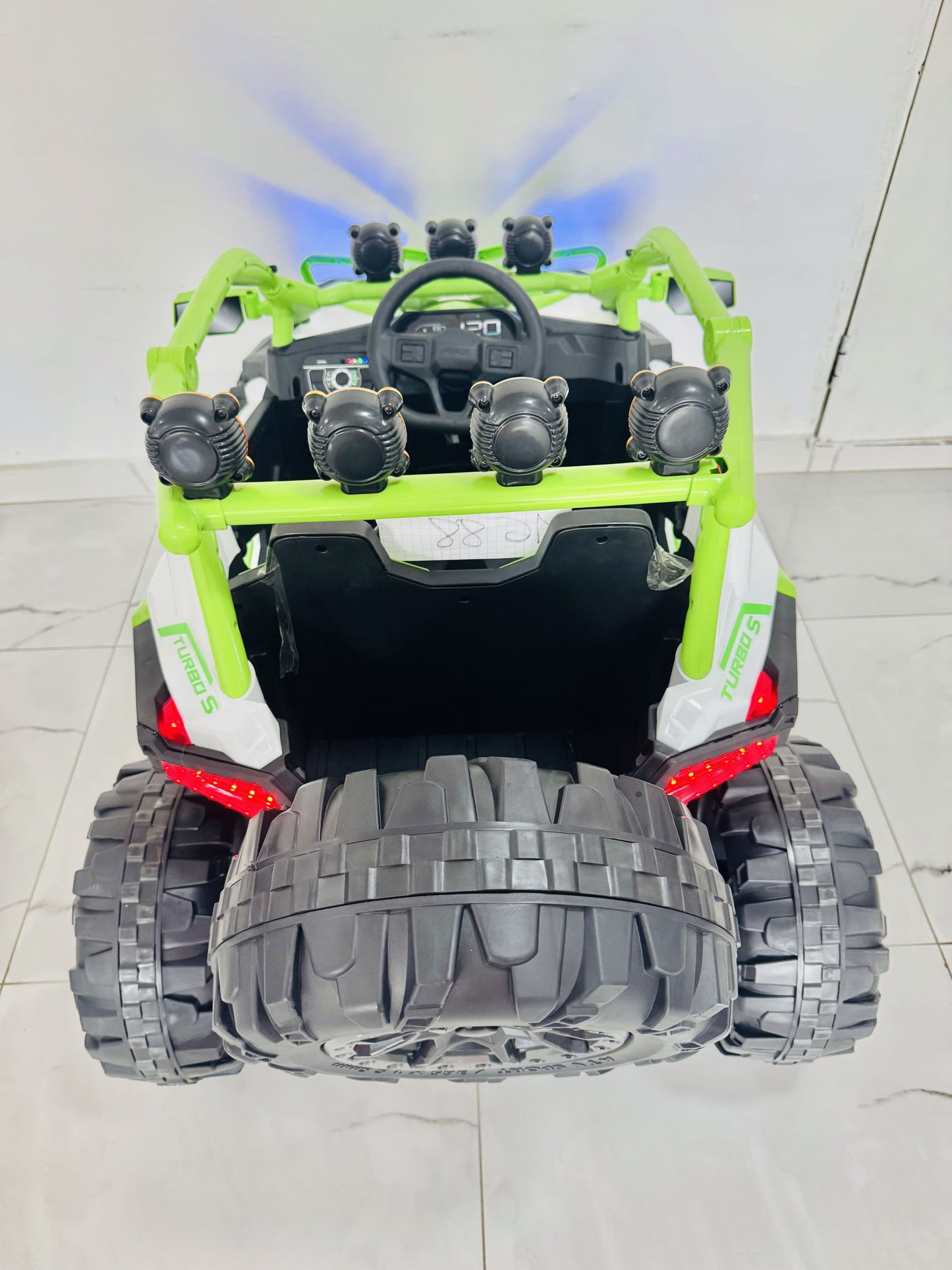 Très grande voiture pour enfants de 1 à 11 ans